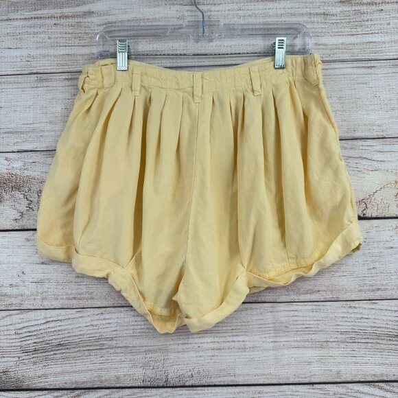 Anthropologie Linen Blend Pleated Cuffed Hem Shorts Women's Size Medium Yellow - Picture 2 of 11